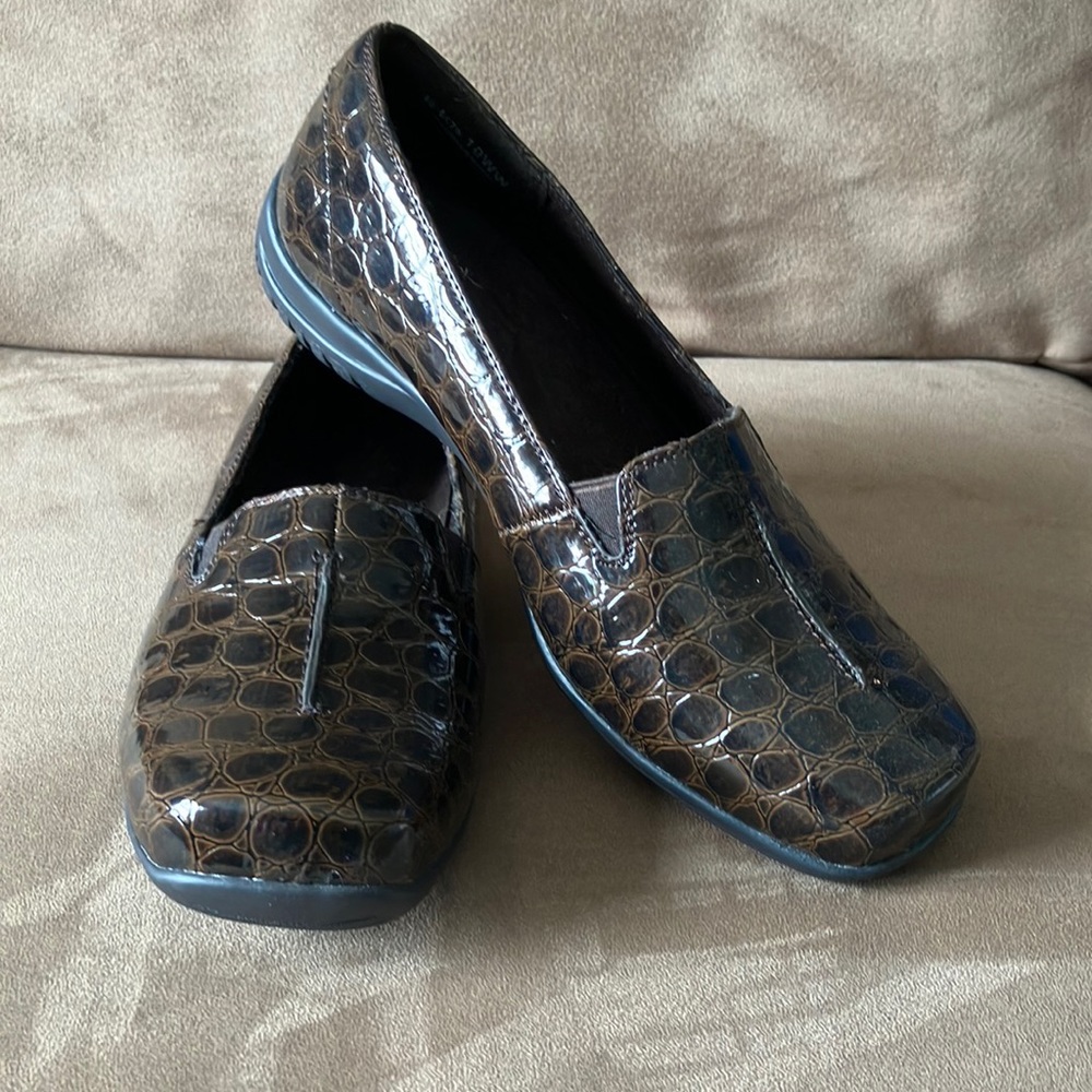 Loafer Brown, Patton, Easy Street